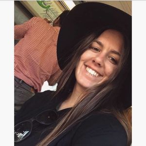 Meet your Posher, Caitlyn